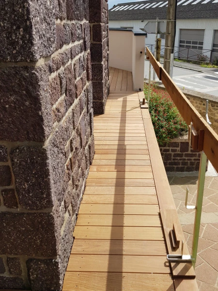Aménagement extérieur (terrasse en bois exotique)