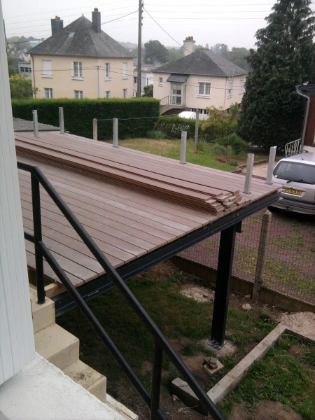 Création de terrasse et pose de lames en composite