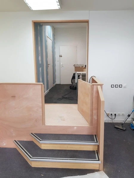 Fabrication d'une rampe d'accès et marche en bois